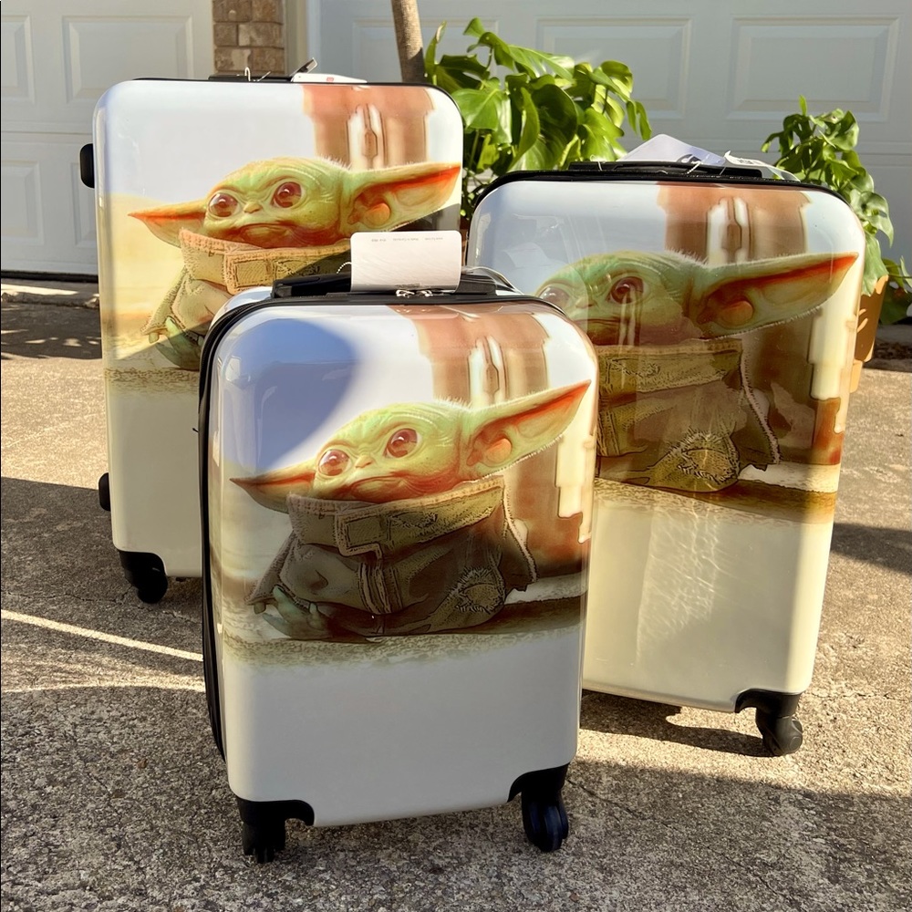 Ful Disney Star Wars Baby Yoda Mandalorian Luggage Set